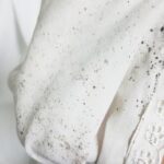 cara menghilangkan jamur di baju