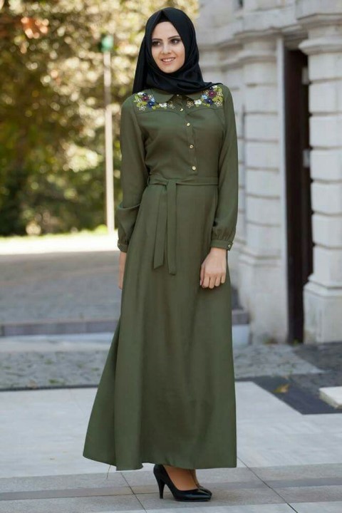 Baju Hijau Army Cocok dengan Jilbab Warna Apa