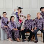 Baju wisuda Keluarga Modern Kekinian Terbaru 2023